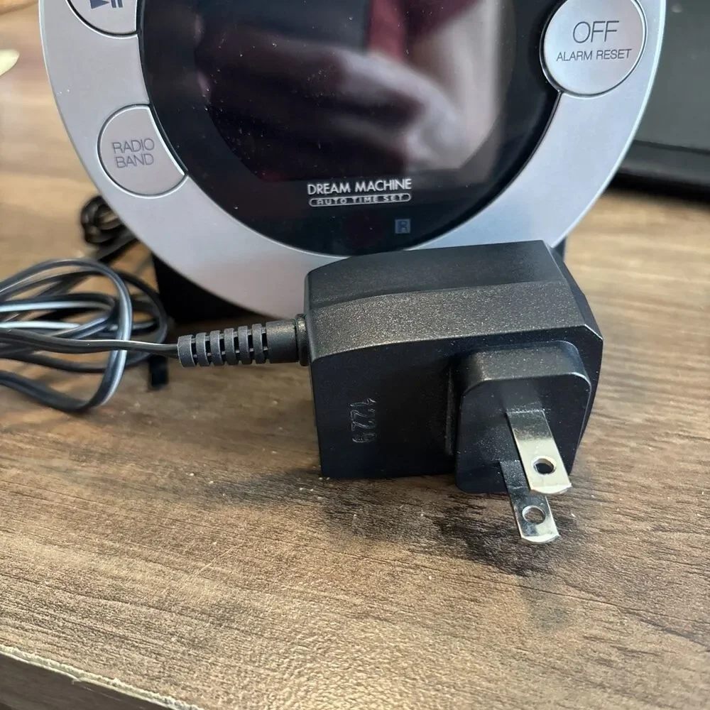 Sony Dream Machine ICF-C7IP AM/FM Radio Alarm Clock iPod Dock WORKS. See Info